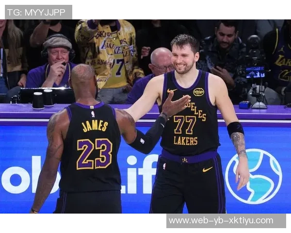 詹姆斯展望新赛季强调开拓者与爵士的潜力与悬念